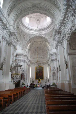 Masterful compositions of stucco mouldings by Giovanni Pietro Perti and ornamentation by Giovanni Maria Galli inside St. Peter and St. Paul