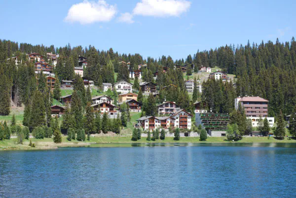 We stopped at Litzirüti and took the train to Arosa from where we walked back to Litzirüti.