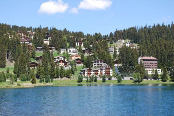 We stopped at Litzirüti and took the train to Arosa from where we walked back to Litzirüti.