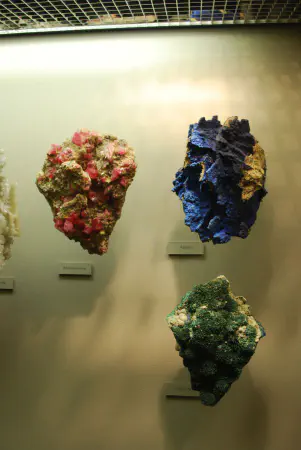 Left: rhodochrosite; top: azurite; bottom: malachite @AMNH