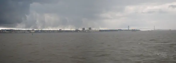 A thunderstorm is rolling in over Brooklyn