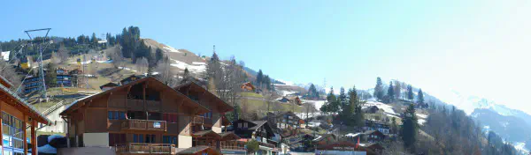 We took the gondola to K&auml;serstatt, to hike in the snow. We started at K&auml;sterstatt and made our way to M&auml;gisalp and from there down back to Twing (seen in this picture)