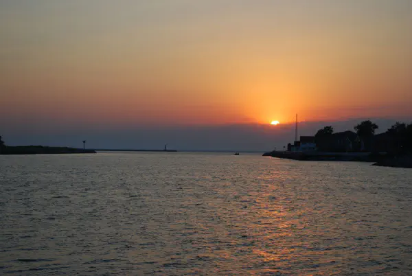 Once again we were not able to see the sunset because of clouds at the horizon...