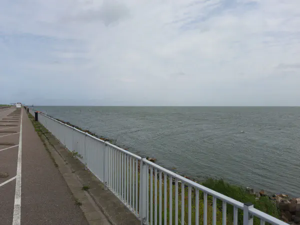 Near the Vlieter monument on the Afsluitdijk