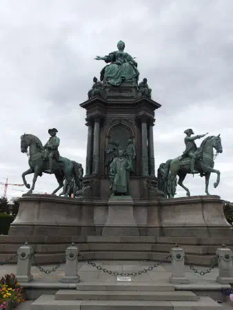 Maria-Theresien-Platz